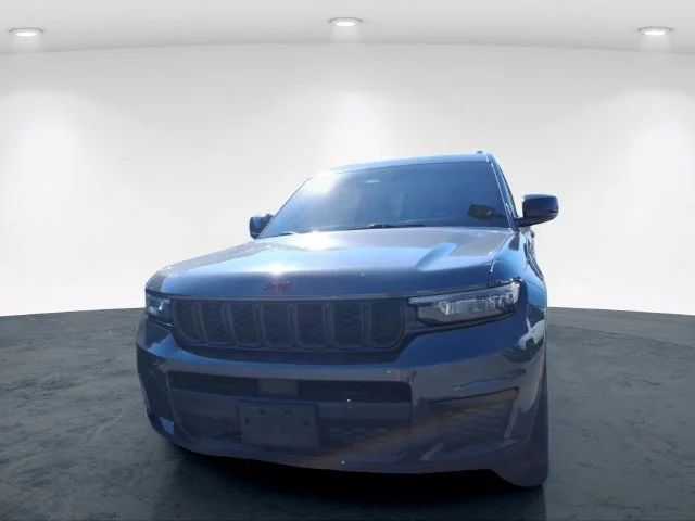 Used 2021 Gray Jeep Altitude image 6