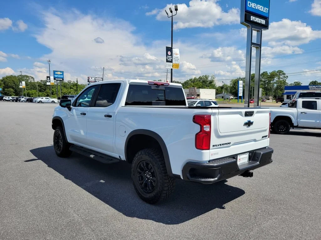 New 2026 Summit White Chevrolet ZR2 image 4