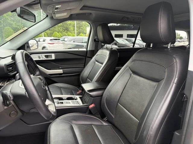 Used 2021 White Ford Limited image 11