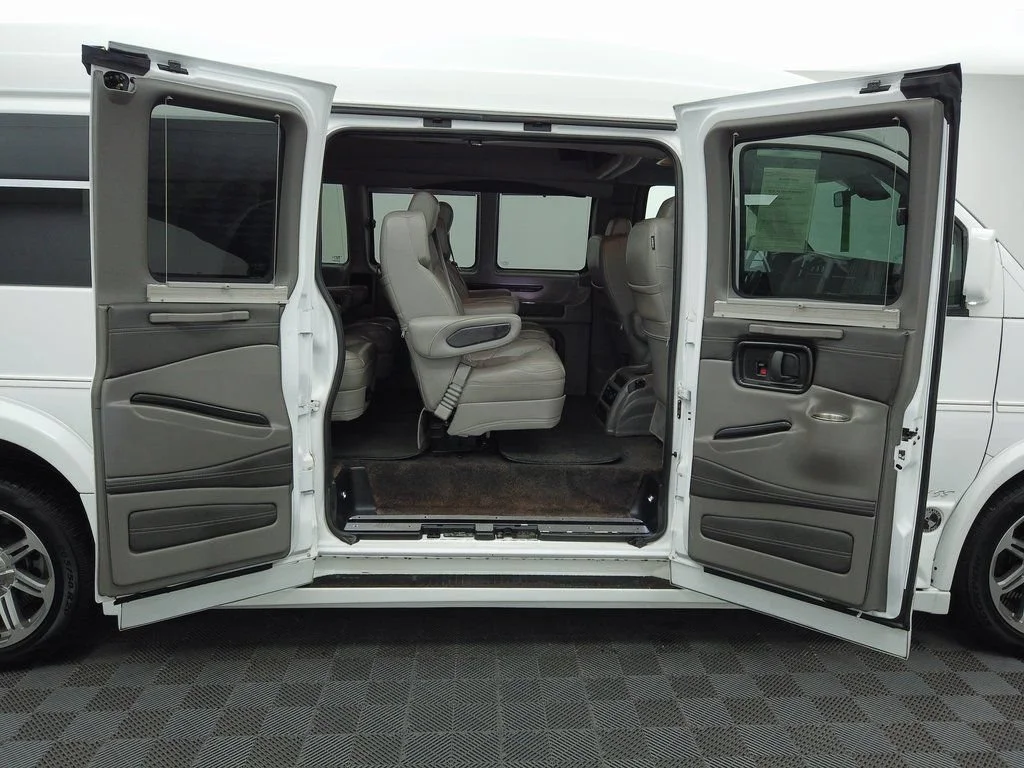 Used 2020 Summit White GMC Work Van image 44