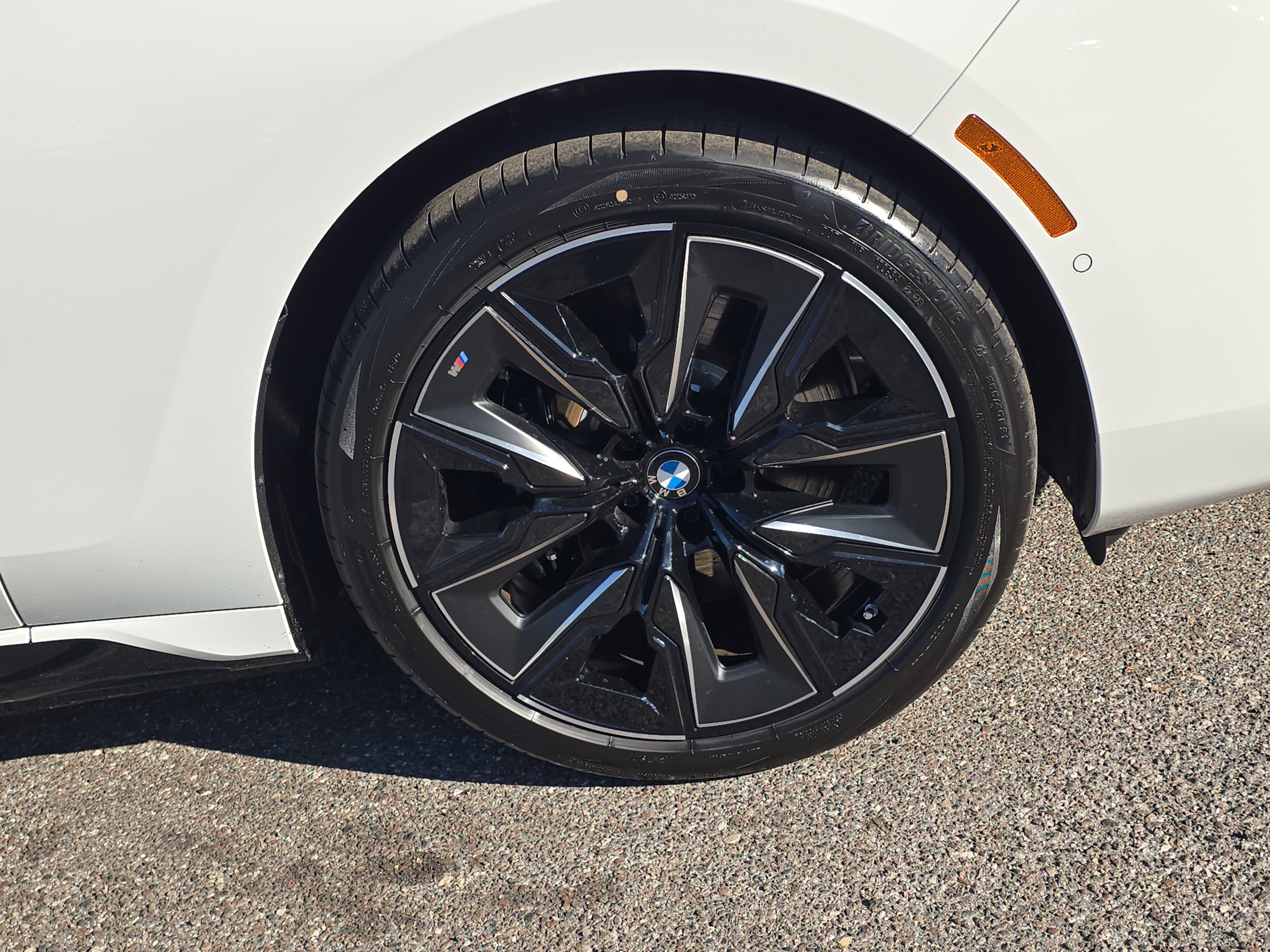 2026 BMW i7 50 - Photo 35
