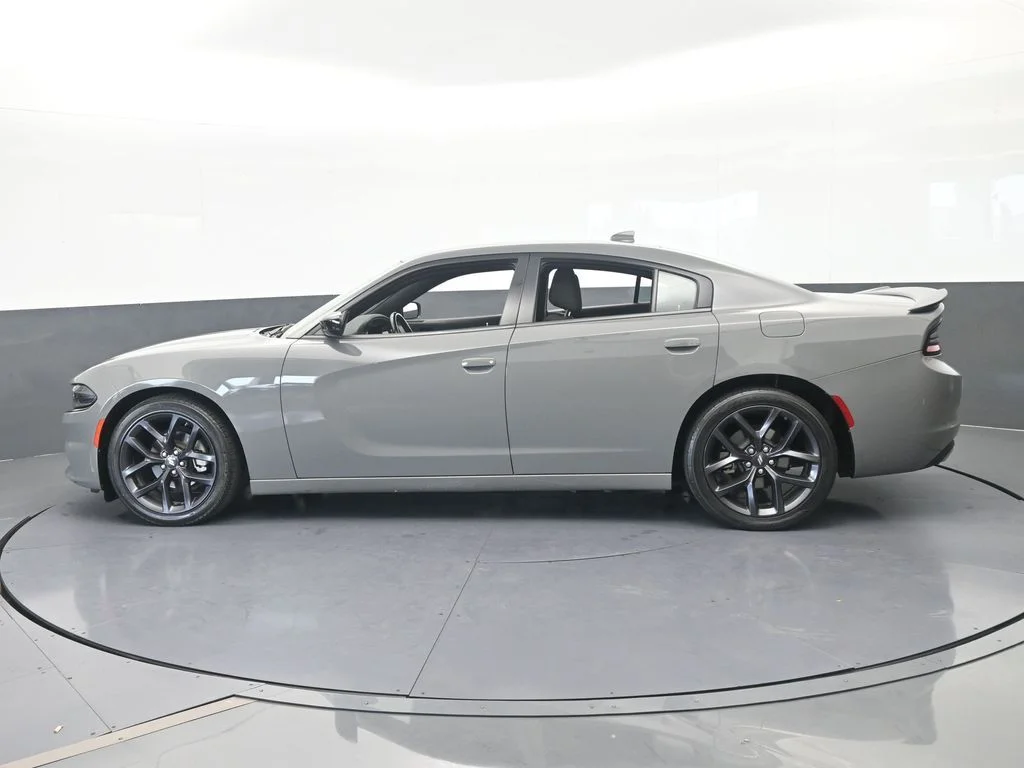 Used 2023 Destroyer Gray Clearcoat Dodge SXT image 3