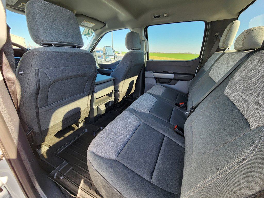Used 2024 Oxford White Ford XLT image 15