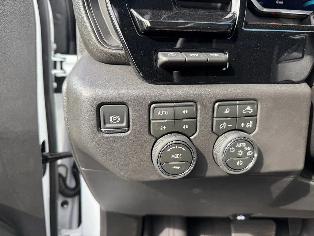 2026 Chevrolet Silverado 1500 ZR2 - Photo 17