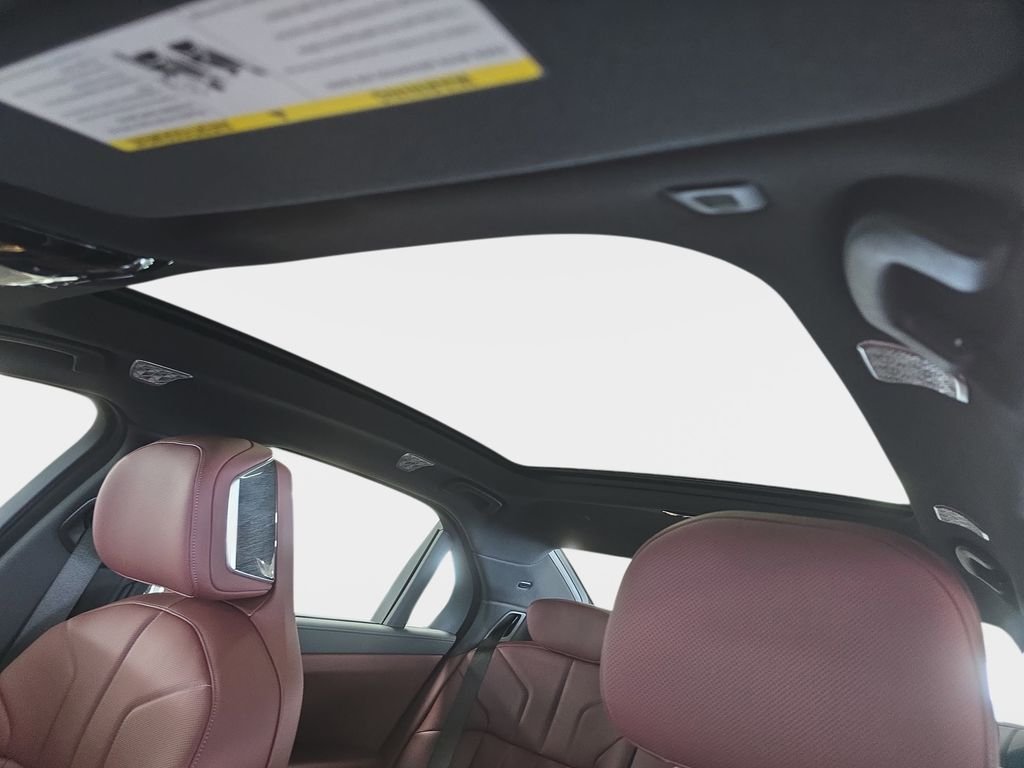 2026 BMW 7 Series 760i - Photo 22