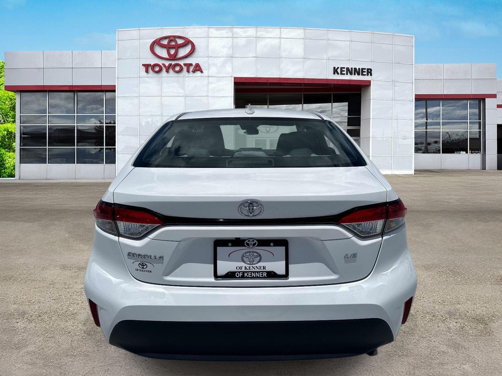 Used 2023 Ice Cap Toyota LE image 5