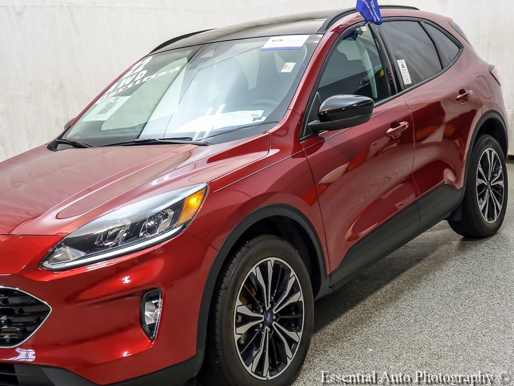 Certified Used 2022 Red Metallic Ford SEL image 4
