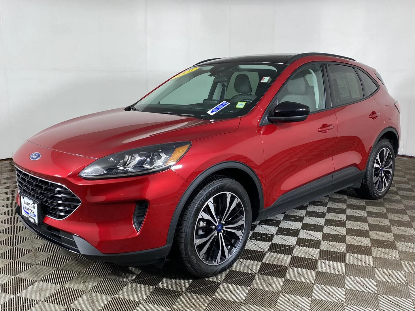 Used 2021 Red Metallic Ford SE image 2