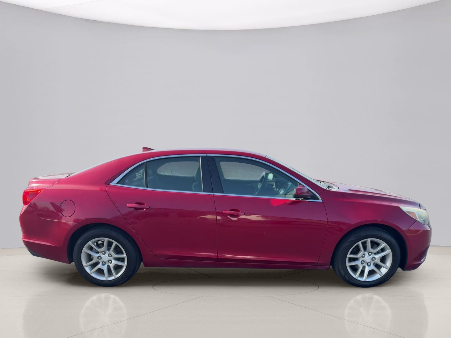 Used 2013 Red Chevrolet ECO image 4