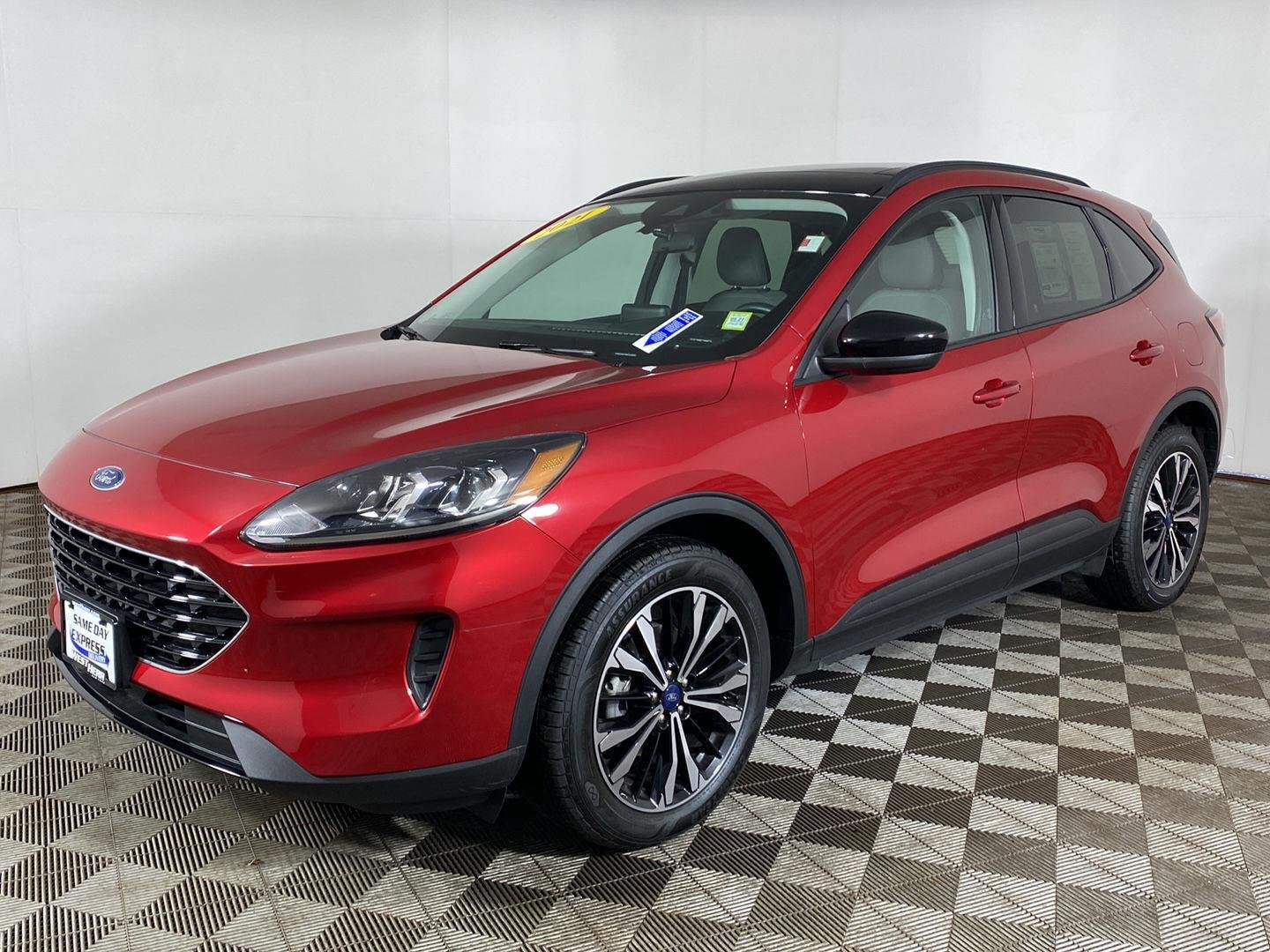 Used 2021 Red Metallic Ford SE image 2