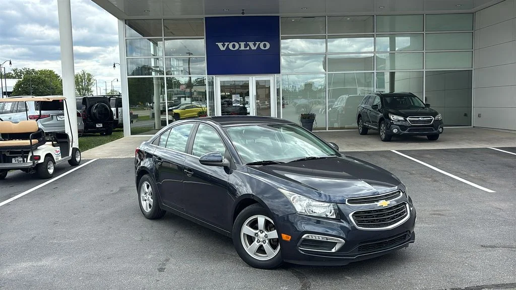 Used 2015 Chevrolet Cruze 1LT with VIN 1G1PC5SBXF7226735 for sale in Whitehall, OH