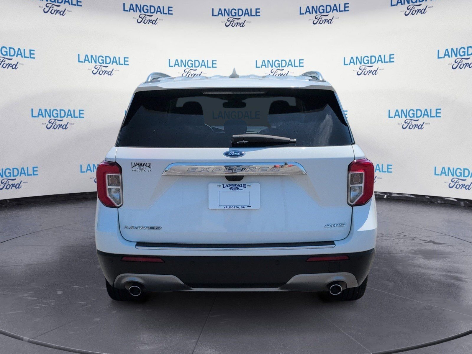 Used 2021 White Metallic Ford Limited image 8