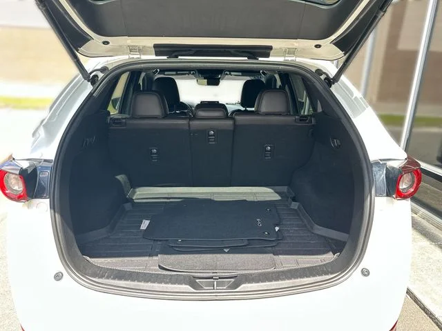 Used 2020 White Mazda Signature image 26