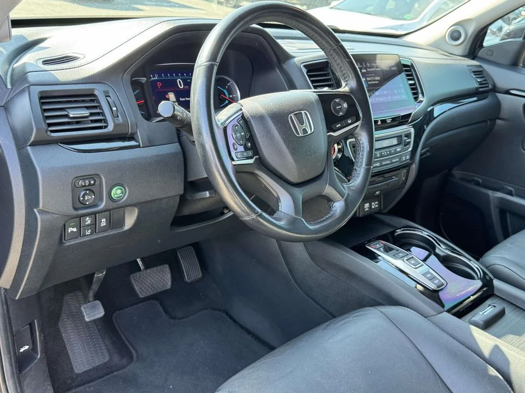 Used 2022 Gray Honda Touring image 2