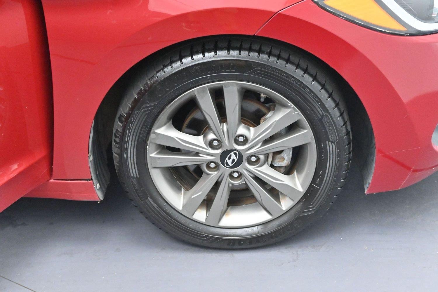 Used 2018 Scarlet Red Hyundai SEL image 29