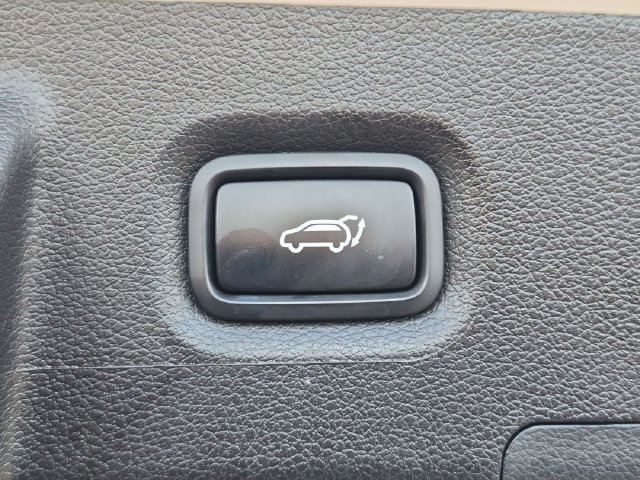 Used 2023 White Hyundai SEL image 27