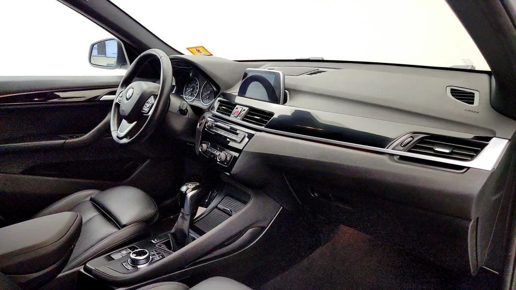 Used 2018 Alpine White BMW xDrive28i Sports Activity Vehicle image 26