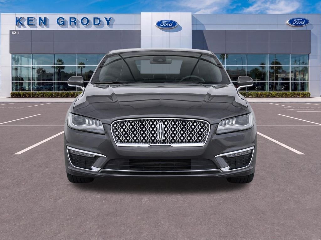 Used 2017 Gray Lincoln Reserve image 6