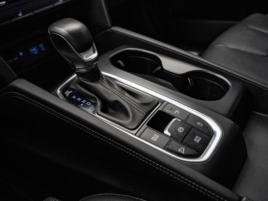 Used 2020 Shimmering Silver Pearl Hyundai SEL image 39
