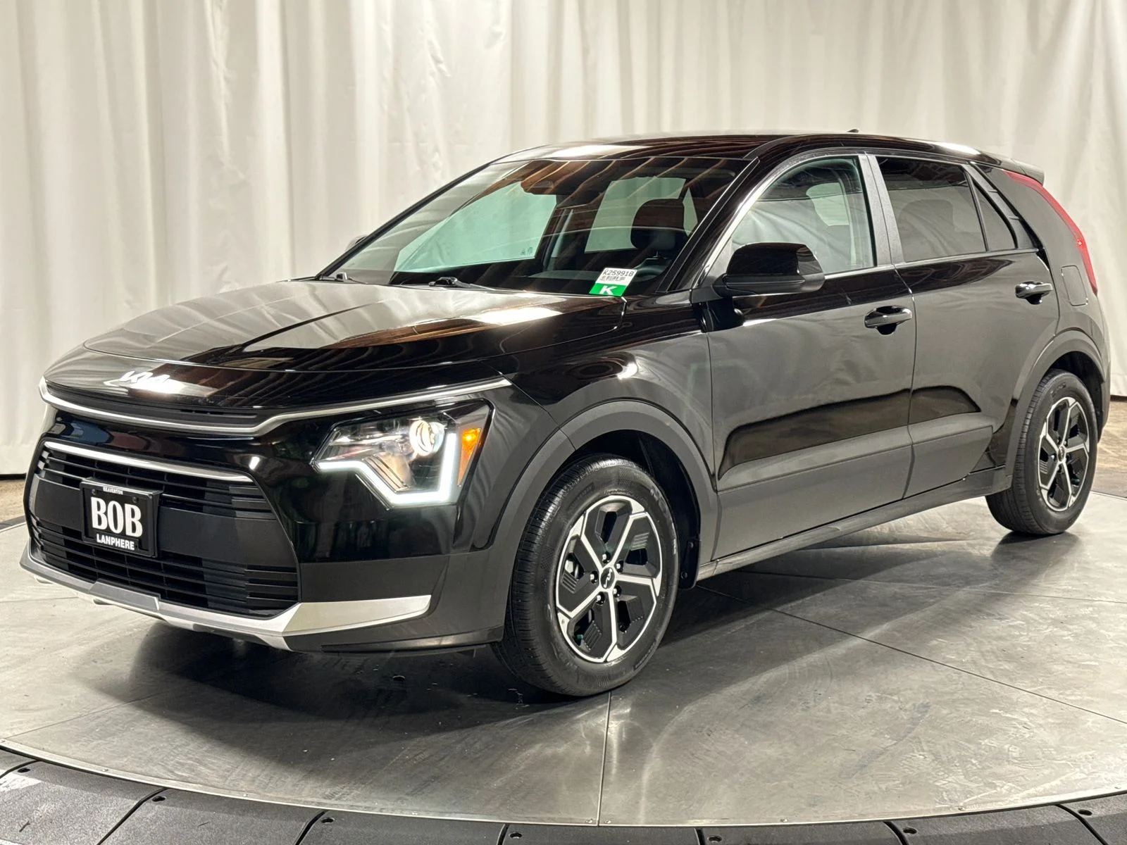 2023 Kia Niro LX HEV's photo