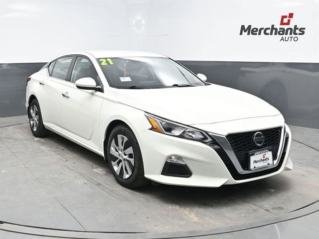 Used 2020 White Nissan 2.5 S image 1