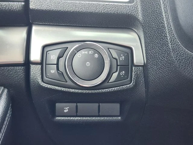 Used 2019 Oxford White Ford XLT image 23
