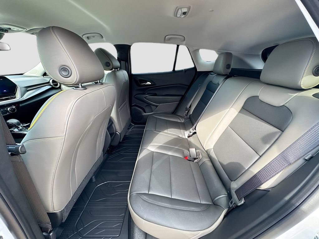 New 2026 Summit White Chevrolet ACTIV image 24