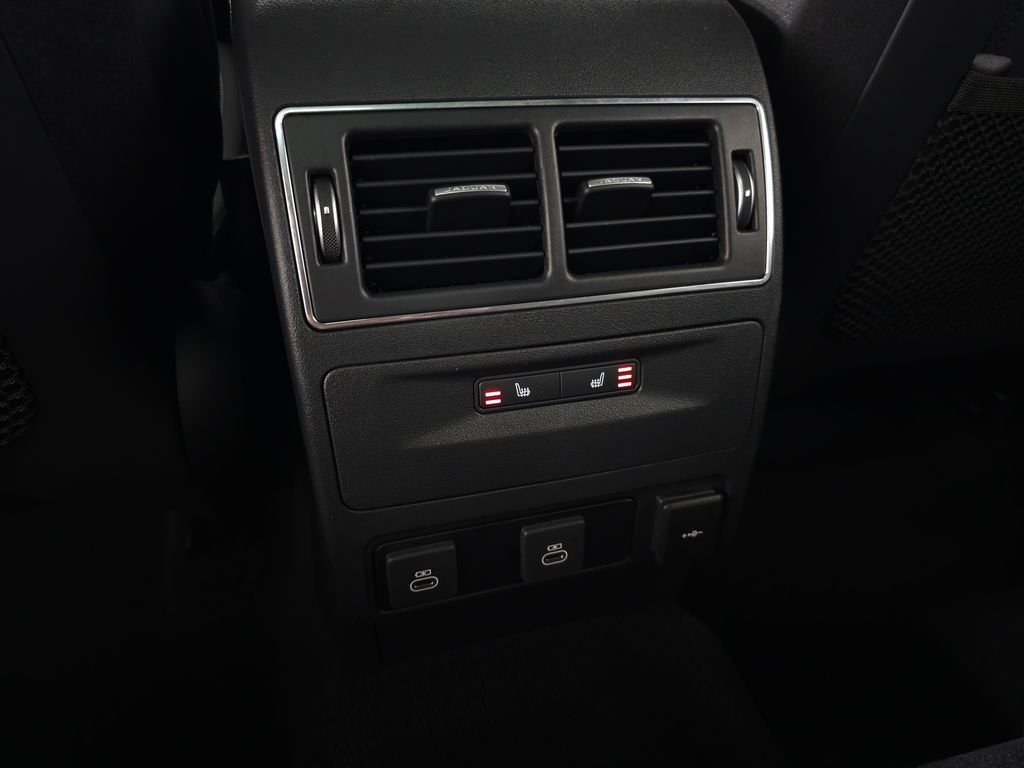 2026 Jaguar F-Pace R-Dynamic S - Photo 41