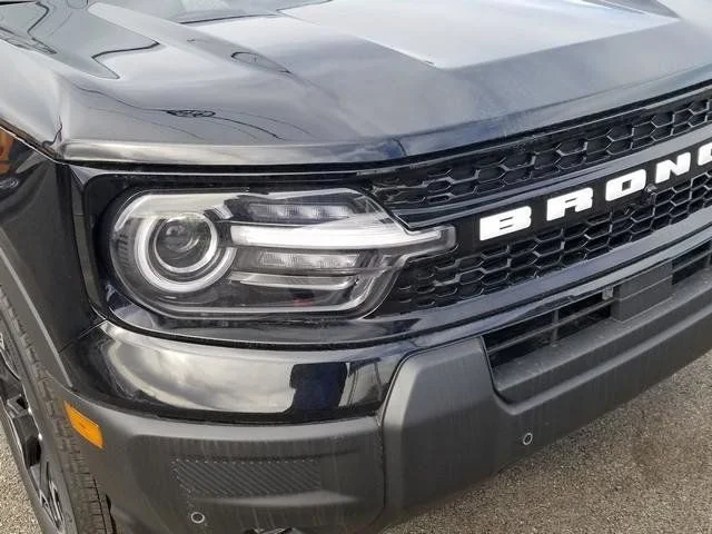 New 2025 Shadow Black Ford Outer Banks® image 11