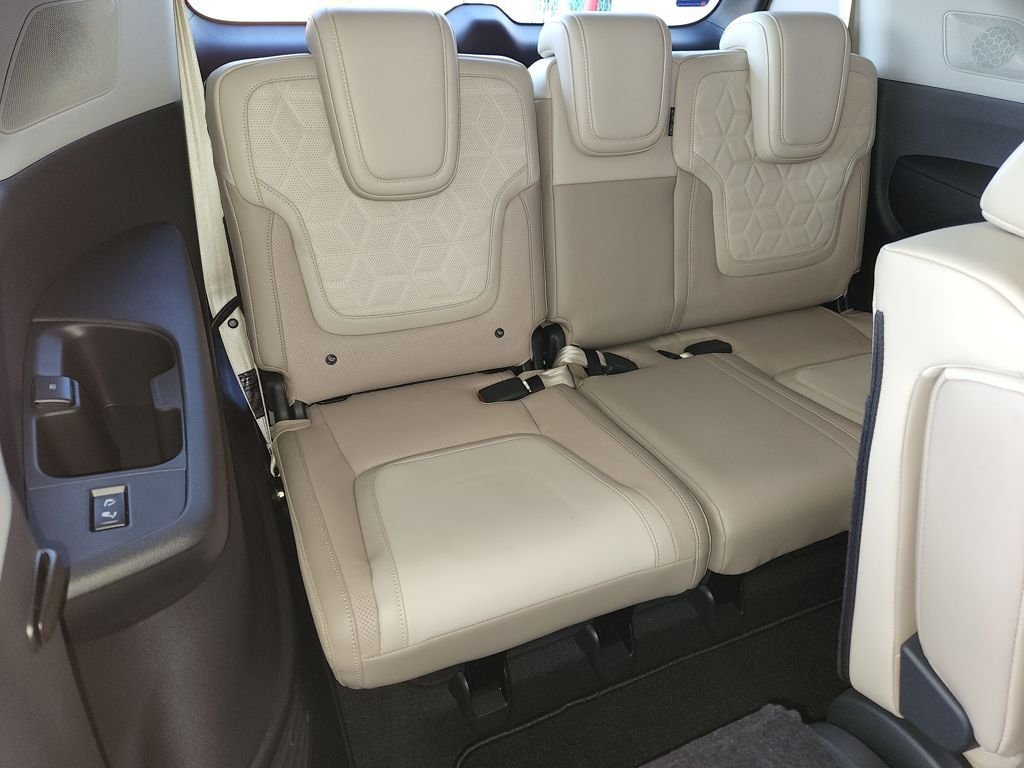 New 2026 Aspen White TriCoat Nissan Platinum image 10