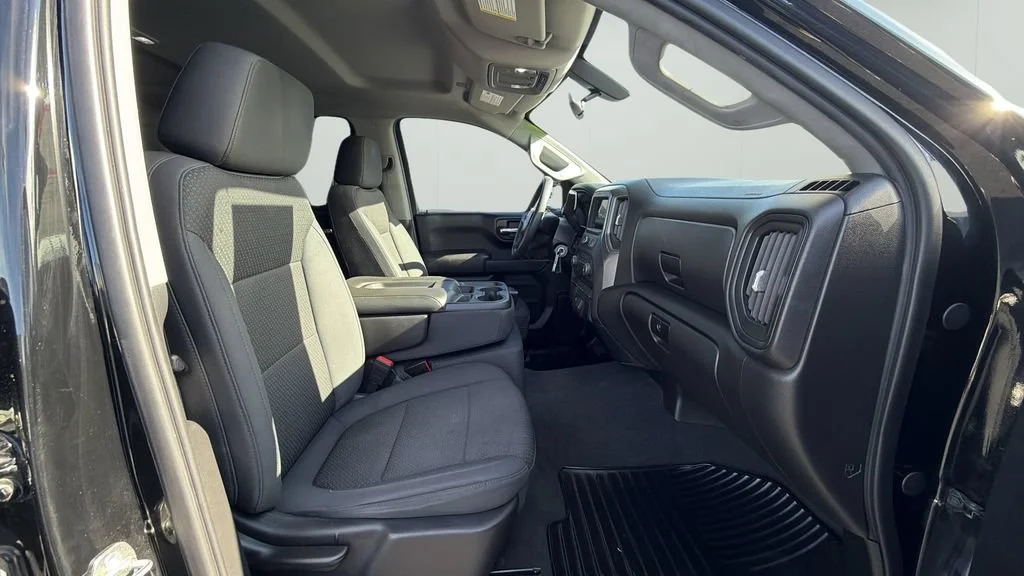 Used 2019 BLACK Chevrolet Custom Trail Boss image 15