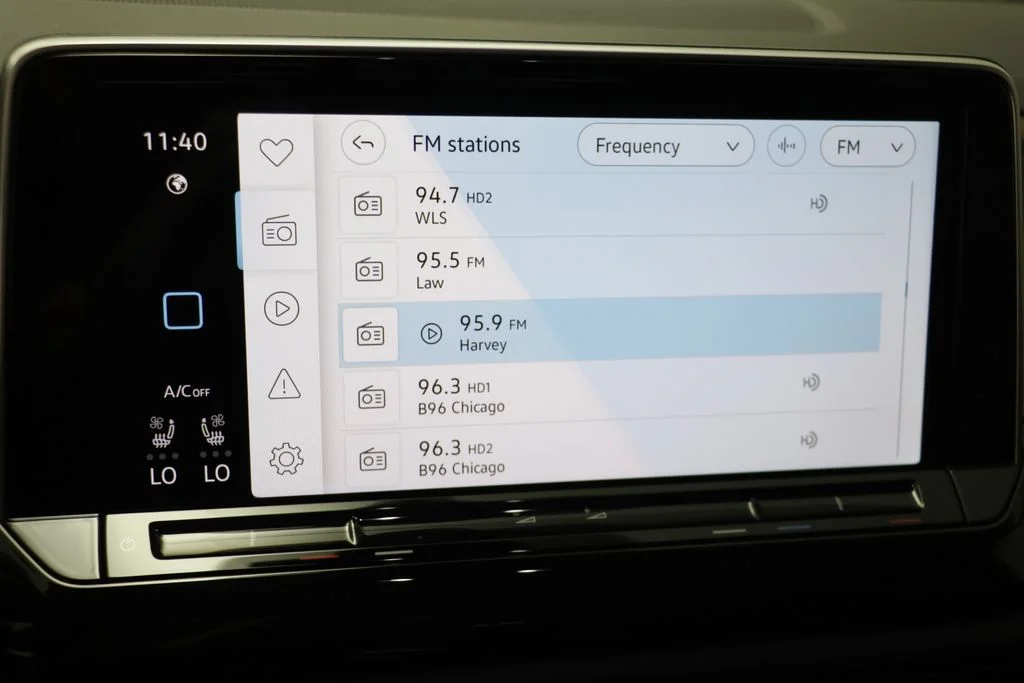New 2026 Opal White Volkswagen SE w/Technology image 9