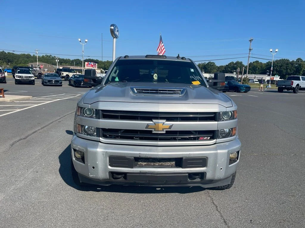 Used 2018 Silver Chevrolet LT image 5