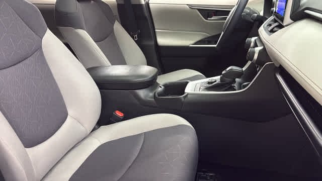 Used 2025 Silver Sky Metallic Toyota Hybrid XLE image 36