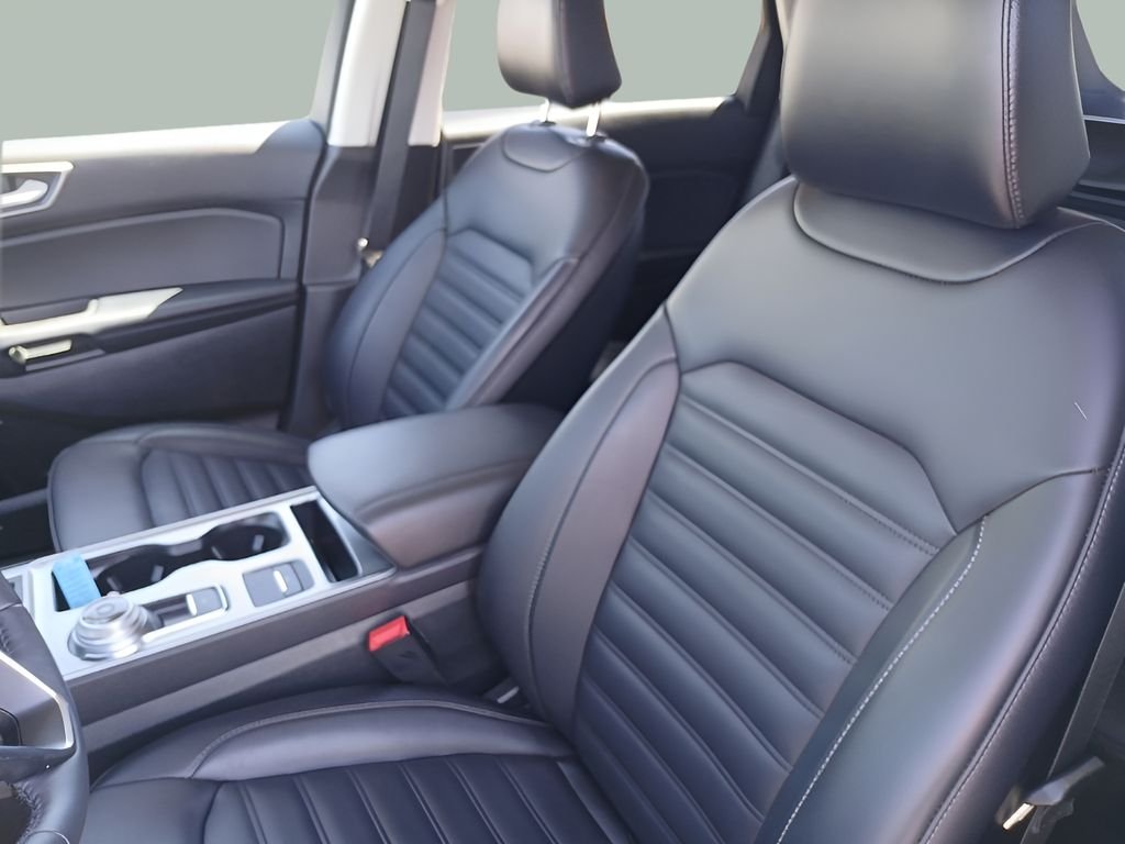 Used 2024 Silver Ford SEL image 20
