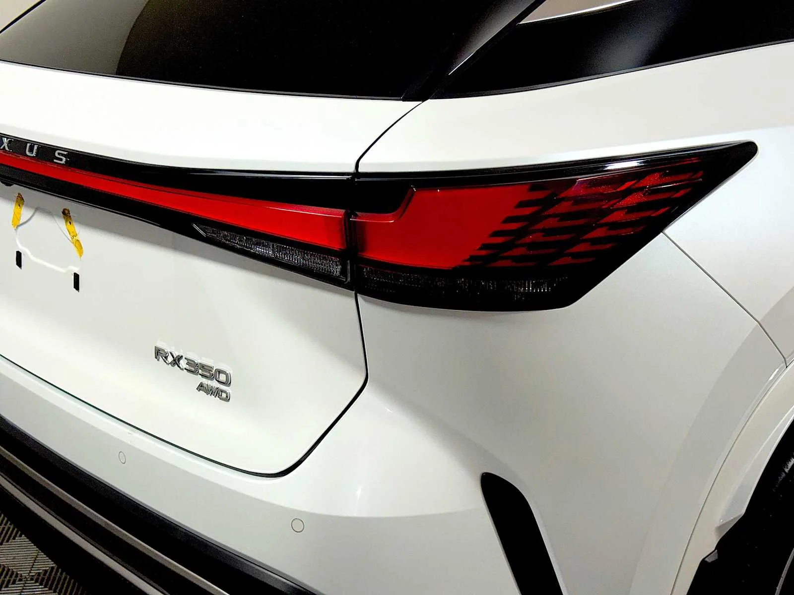 Used 2023 Eminent White Pearl Lexus Premium image 27