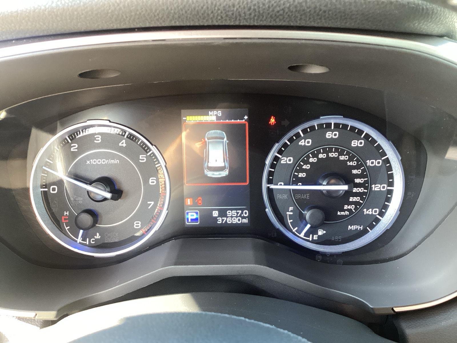 Used 2022 Crystal White Pearl Subaru Limited image 25