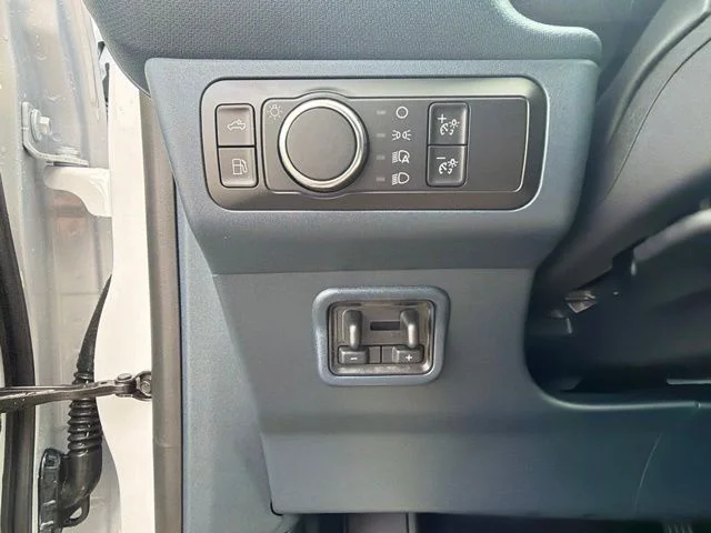 New 2026 Oxford White Ford XLT image 33