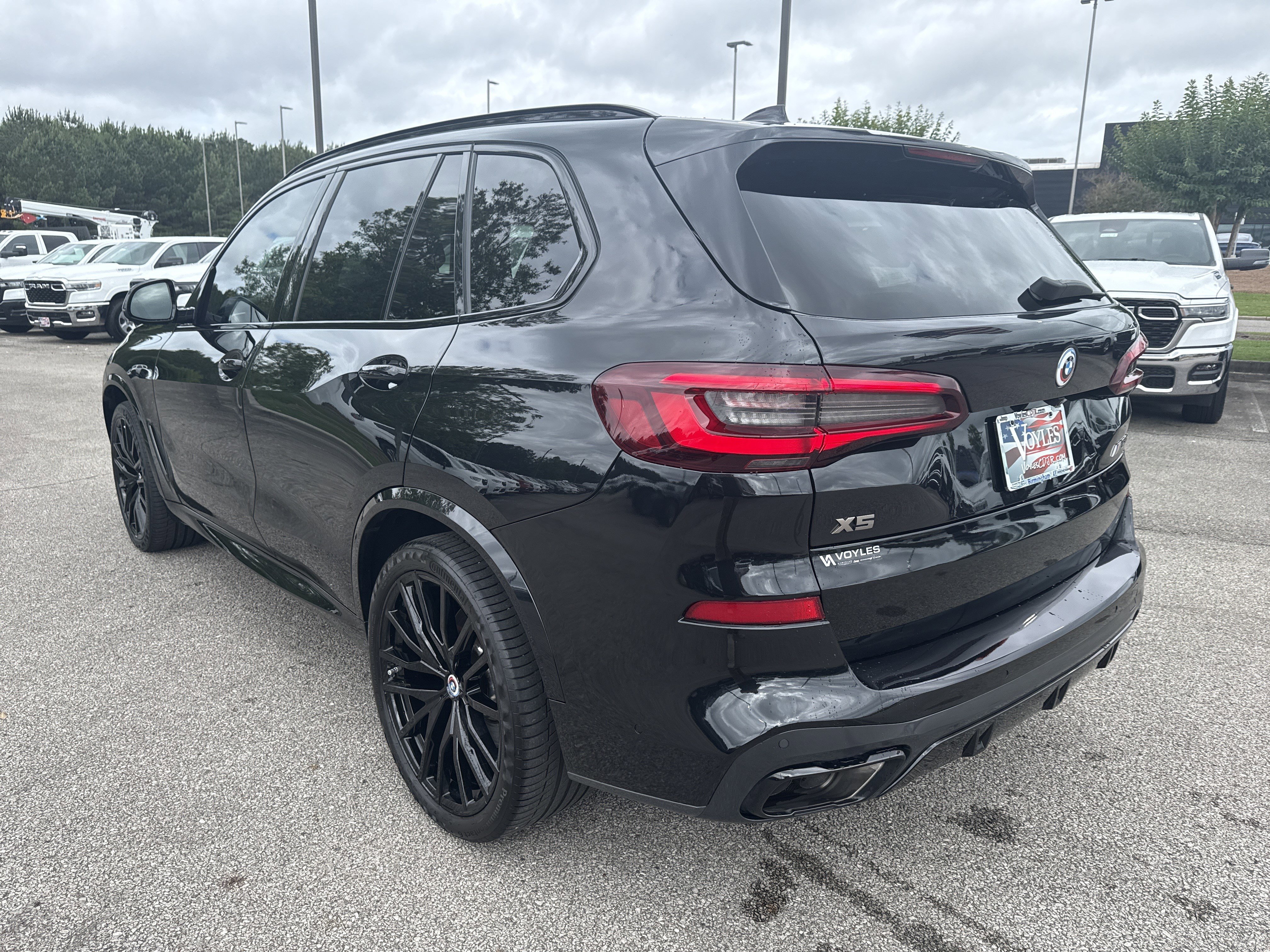 Used 2023 Black Sapphire Metallic BMW M50i image 5