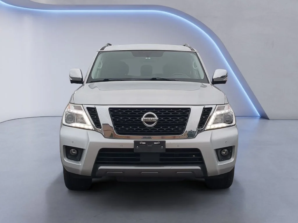 Used 2019 Silver Nissan SL image 10
