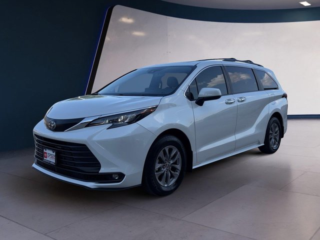 2025 TOYOTA Sienna XLE 7-Passenger