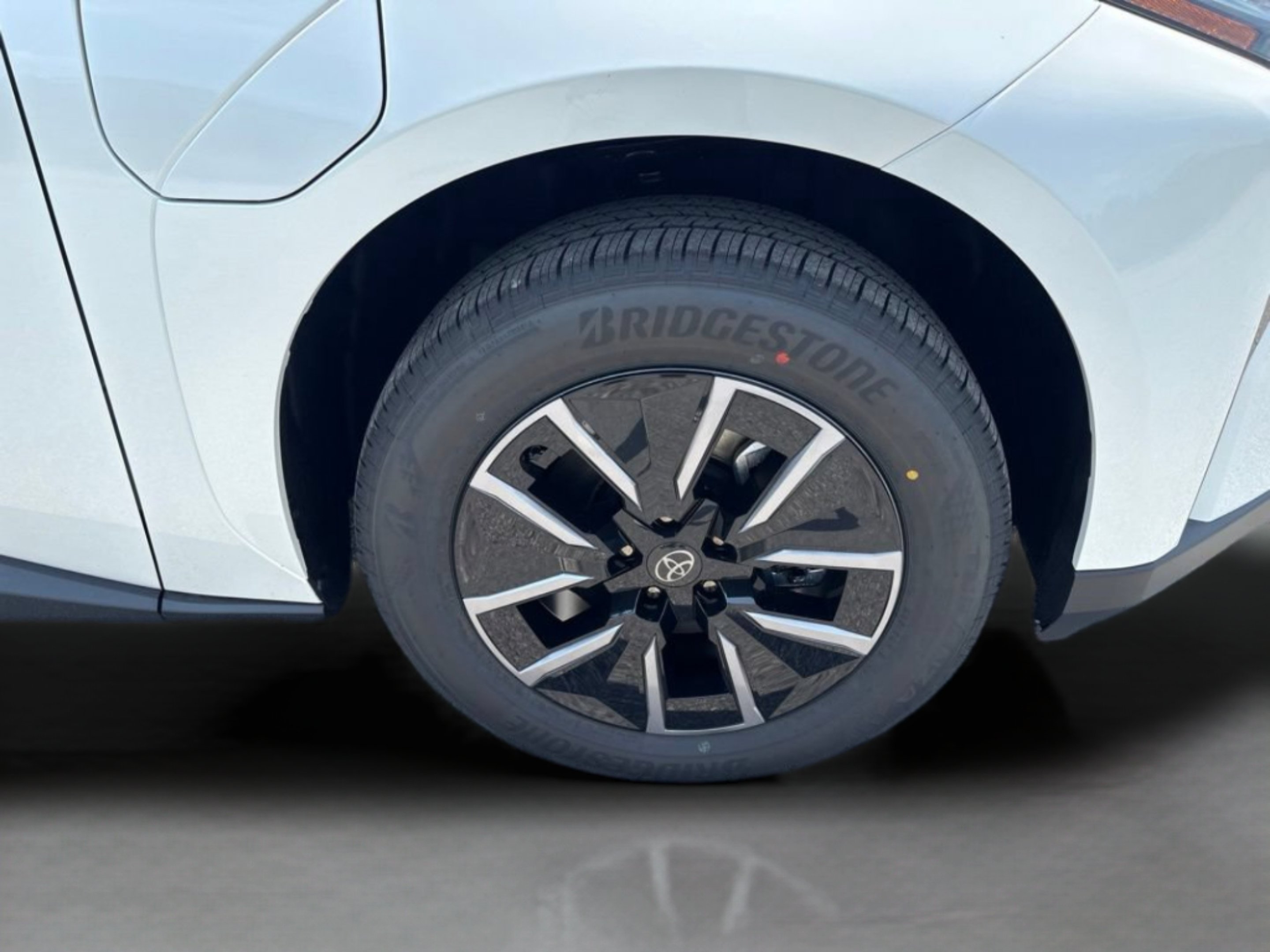 New 2026 Wind Chill Pearl Toyota XLE image 26