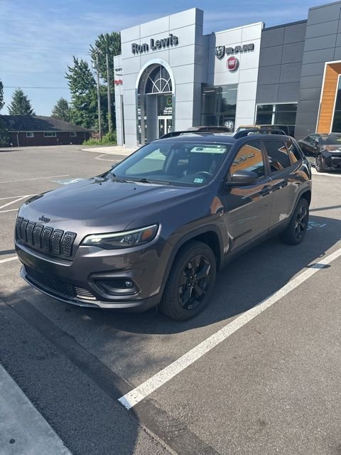 Used 2020 Gray Jeep Altitude image 2