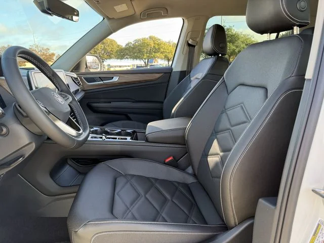 New 2026 White Volkswagen 2.0T SE w/Technology image 18