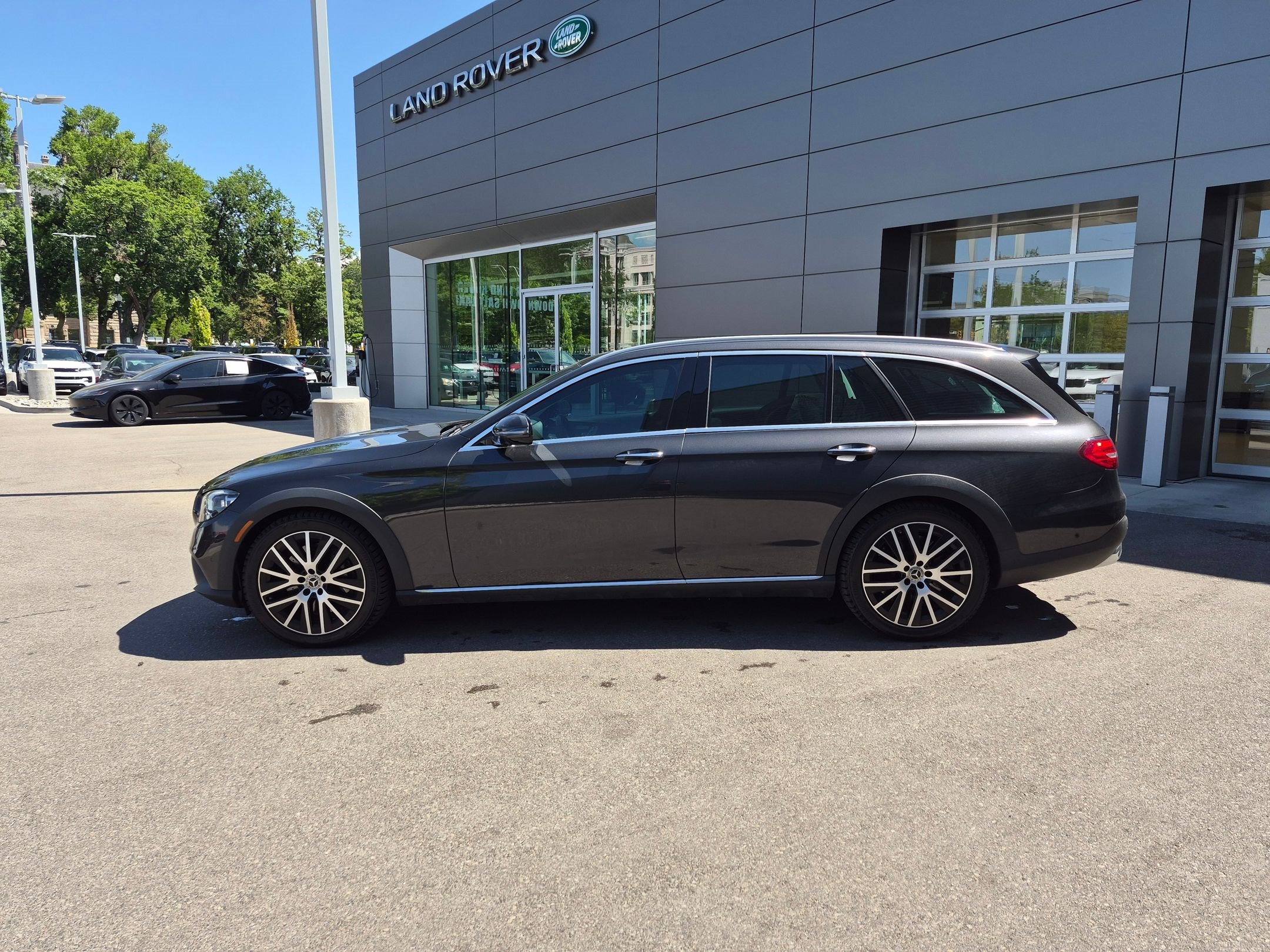 Used 2023 Gray Mercedes-Benz E 450 image 7
