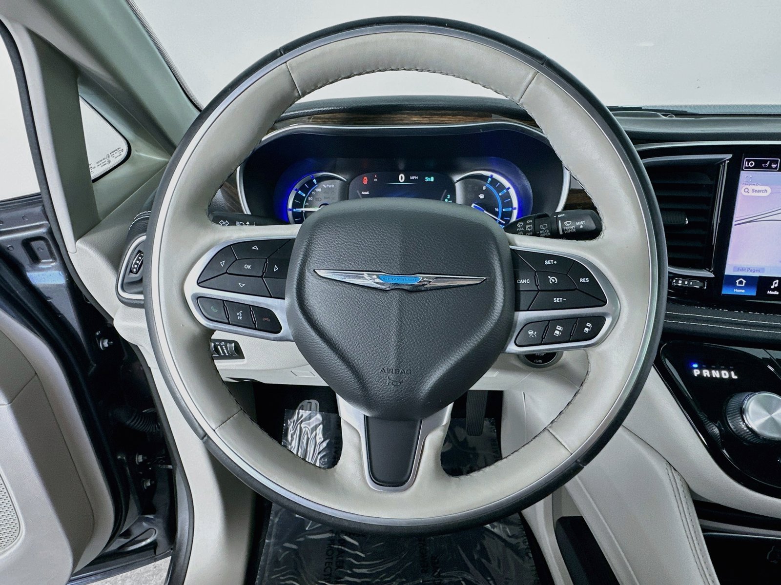 2021 Chrysler Pacifica Hybrid Limited - Photo 13
