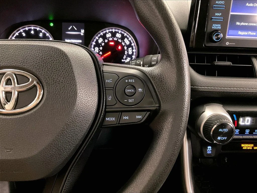 Used 2020 Silver Toyota XLE image 23