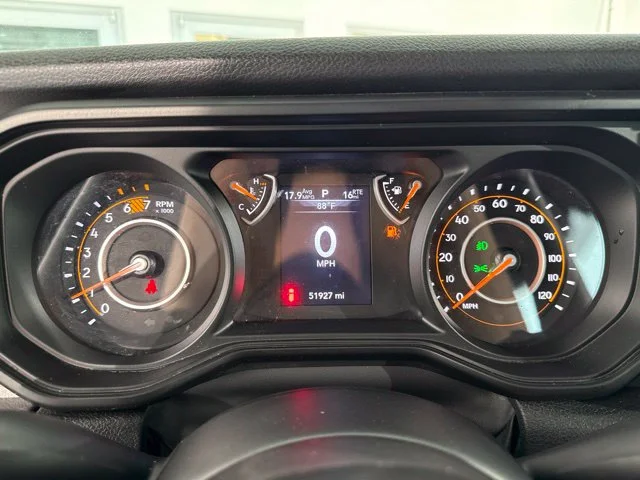 Used 2024 Green Jeep Sport S image 22