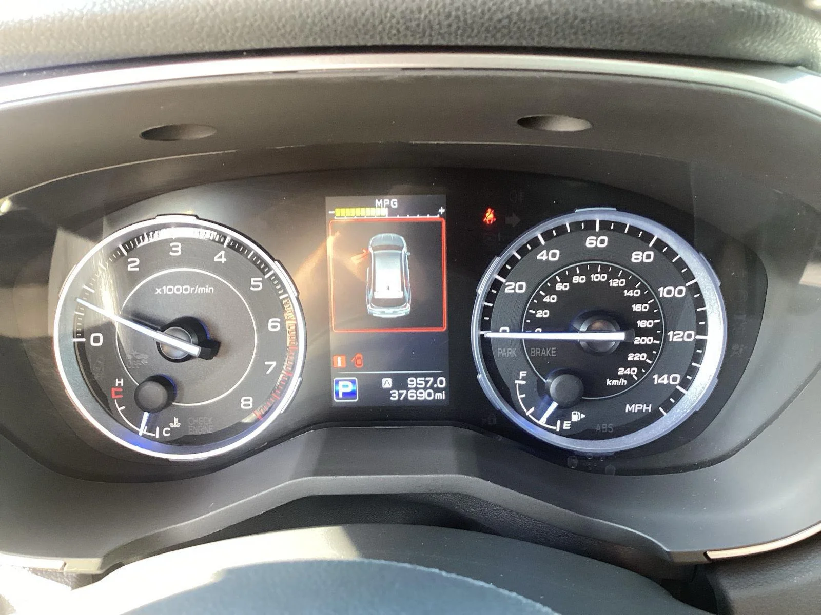 Used 2022 Crystal White Pearl Subaru Limited image 25