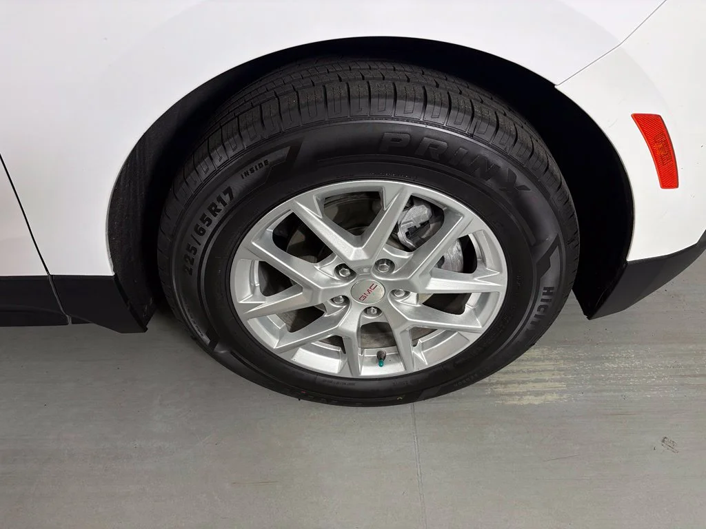 Used 2024 White Chevrolet LT image 10